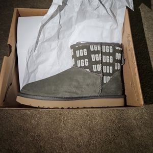 Ugg classic mini II ugg graphic